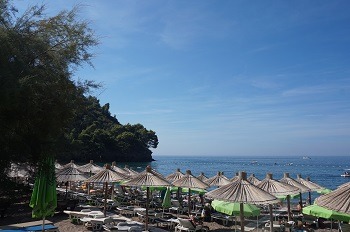 Plage proche du centre petrovac Monténégro